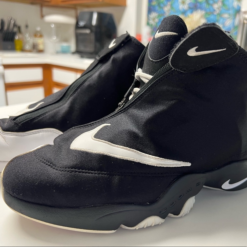 Nike Air Zoom Flight The Glove
Black/White OG
